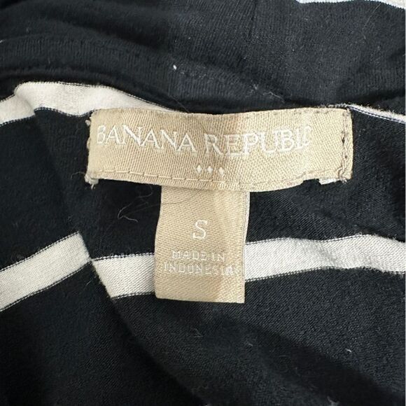 Banana Republic black and white striped fitted shirt. Size S - Picture 4 of 6